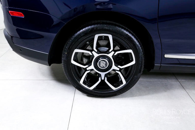 Used-2024-Rolls-Royce-Cullinan