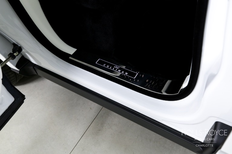 Used-2024-Rolls-Royce-Black-Badge-Cullinan