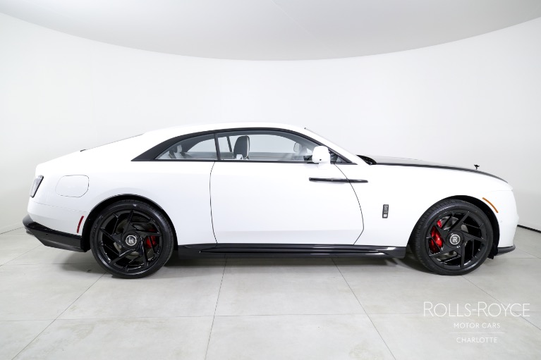 Used-2025-Rolls-Royce-Black-Badge-Spectre