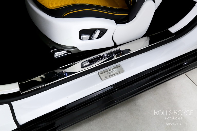 Used-2025-Rolls-Royce-Black-Badge-Spectre