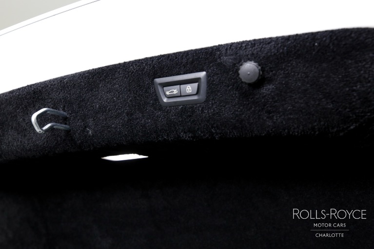 Used-2025-Rolls-Royce-Black-Badge-Spectre