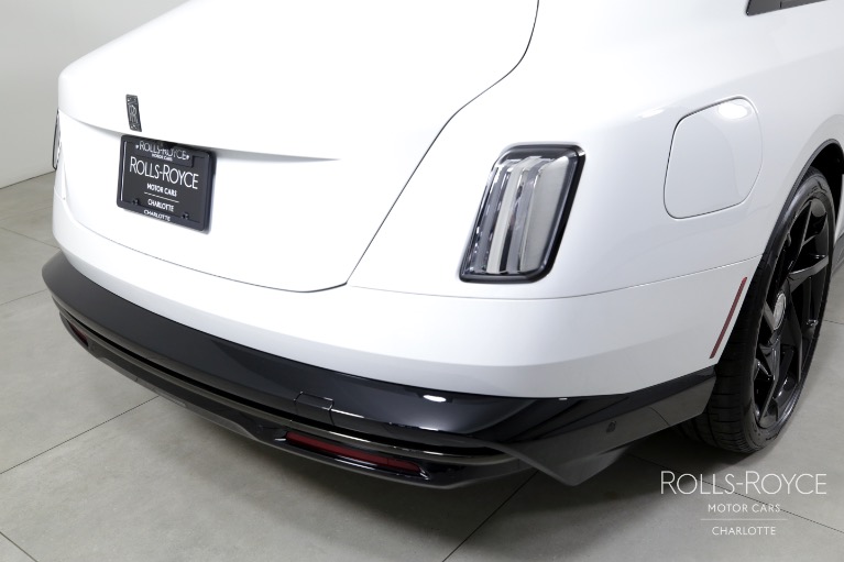Used-2025-Rolls-Royce-Black-Badge-Spectre