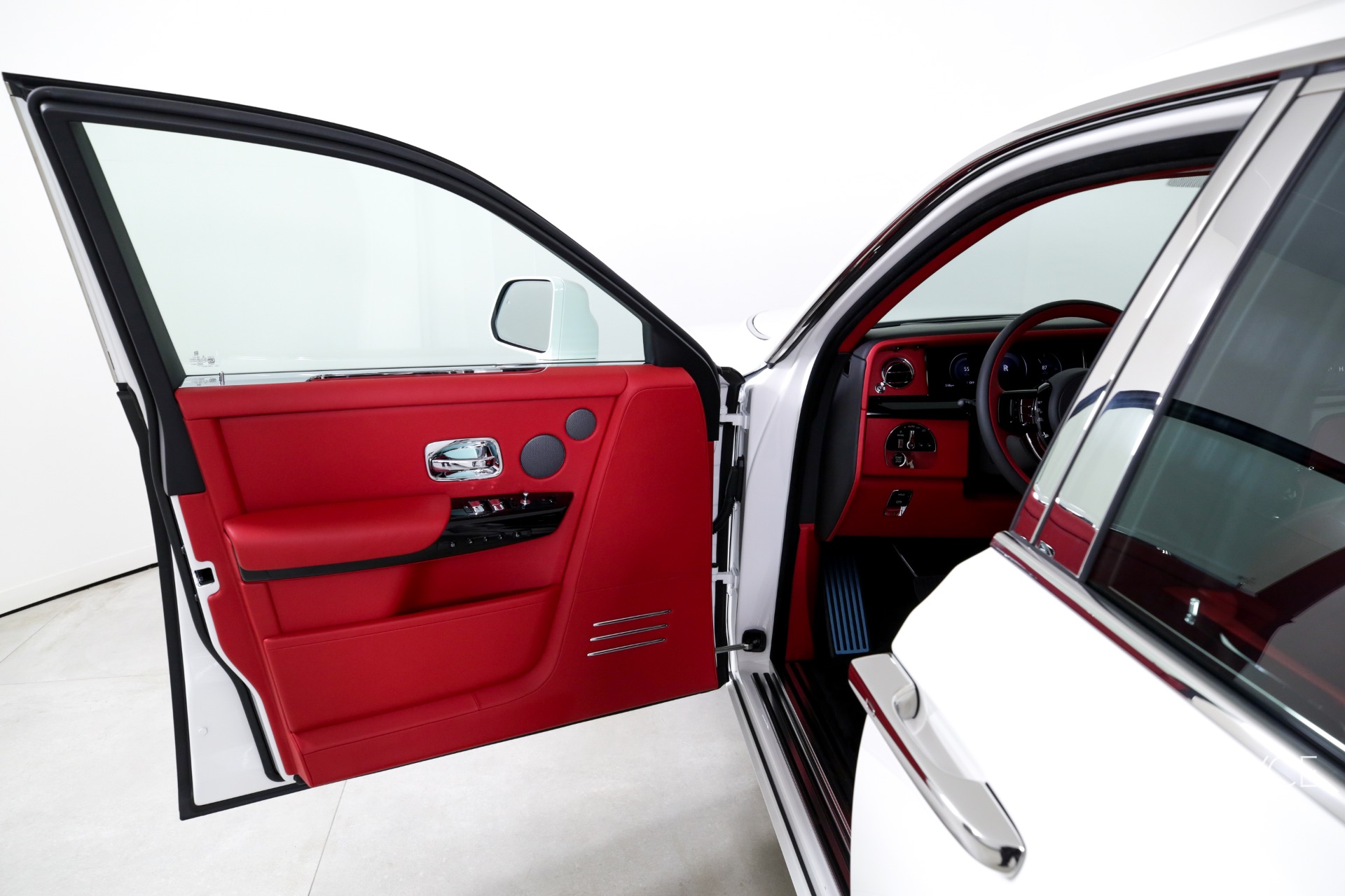 New 2025 Rolls-Royce Phantom  | Charlotte, NC