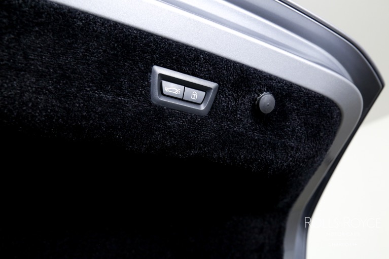 Used-2025-Rolls-Royce-Black-Badge-Spectre