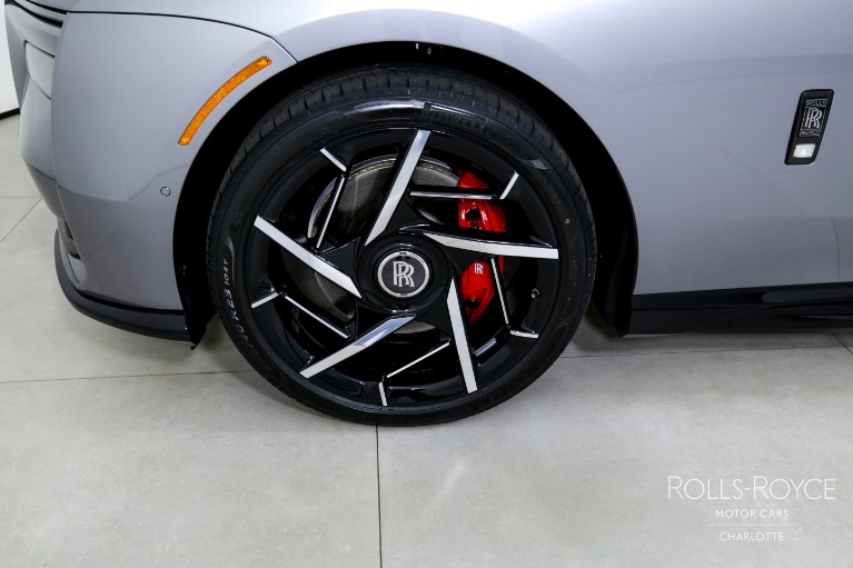 Used-2025-Rolls-Royce-Black-Badge-Spectre