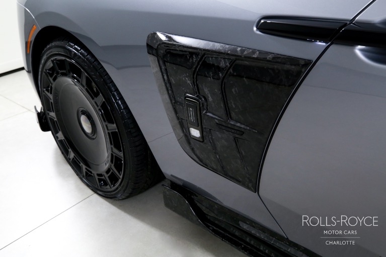 Used-2025-Rolls-Royce-Black-Badge-Spectre