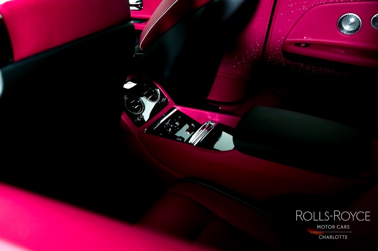 Used-2025-Rolls-Royce-Black-Badge-Spectre