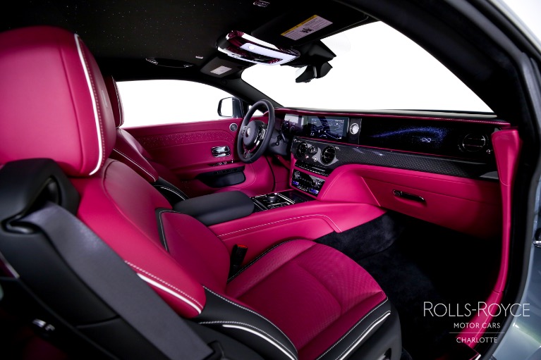 Used-2025-Rolls-Royce-Black-Badge-Spectre
