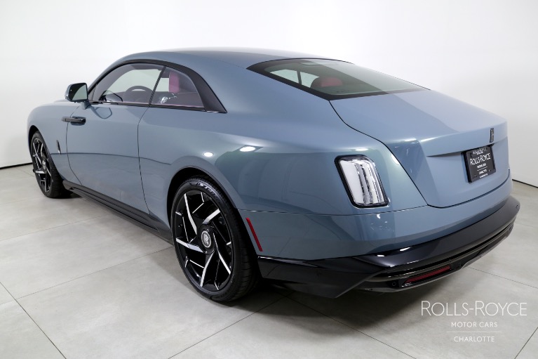 Used-2025-Rolls-Royce-Black-Badge-Spectre