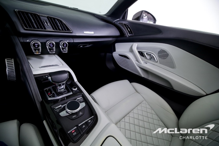 Used-2020-Audi-R8-52-quattro-V10-perform-Spyder