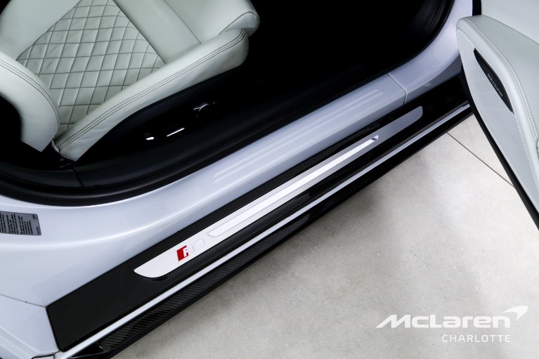 Used-2020-Audi-R8-52-quattro-V10-perform-Spyder