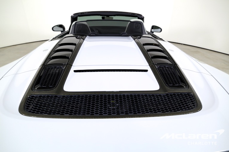 Used-2020-Audi-R8-52-quattro-V10-perform-Spyder