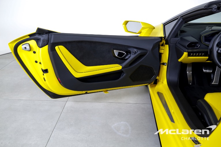 Used-2023-Lamborghini-Huracan-EVO-Spyder