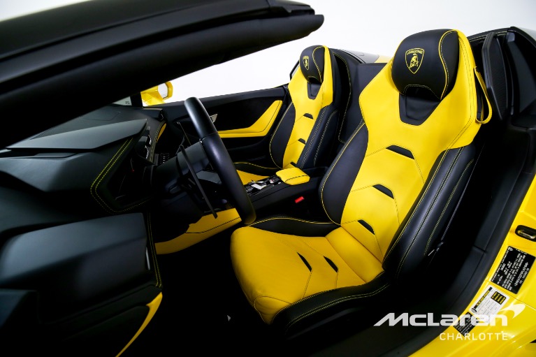 Used-2023-Lamborghini-Huracan-EVO-Spyder