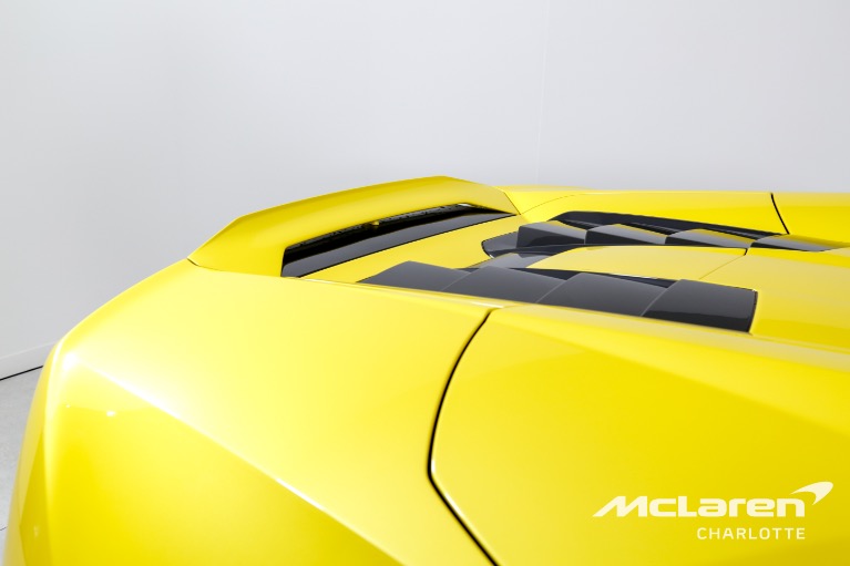 Used-2023-Lamborghini-Huracan-EVO-Spyder