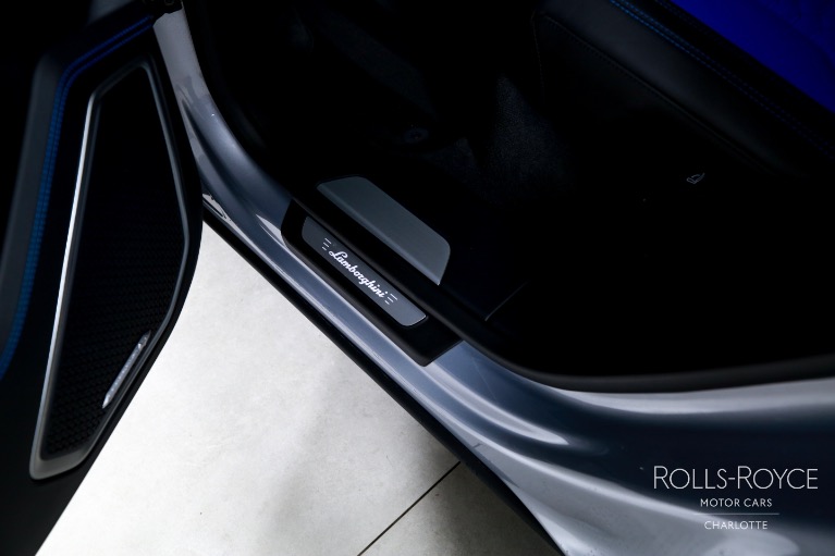 Used-2021-Lamborghini-Urus