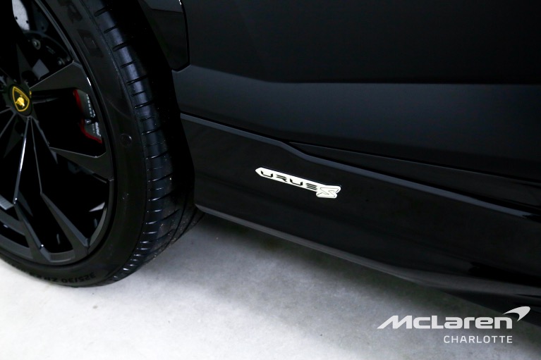 Used-2024-Lamborghini-Urus-S