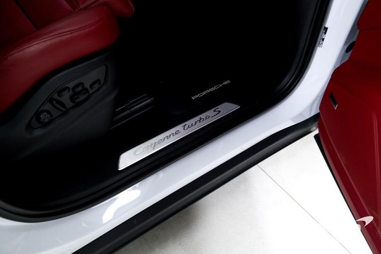 Used-2023-Porsche-Cayenne-Turbo-S-E-Hybrid