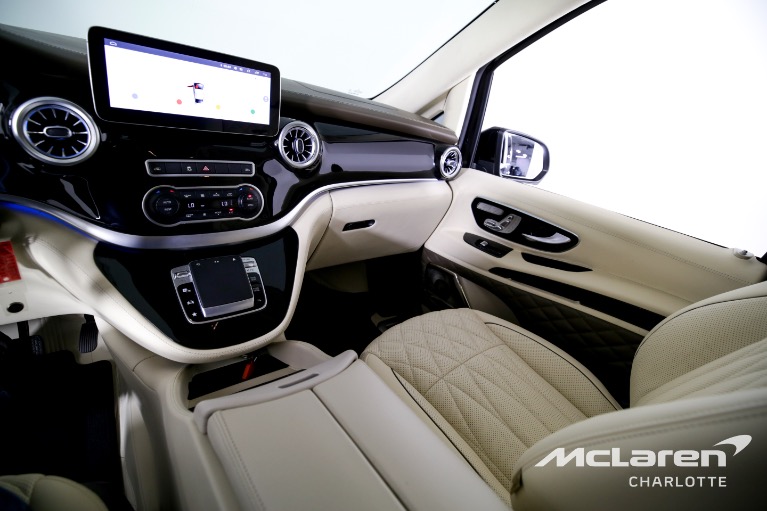 Used-2021-Mercedes-Benz-Metris-Passenger
