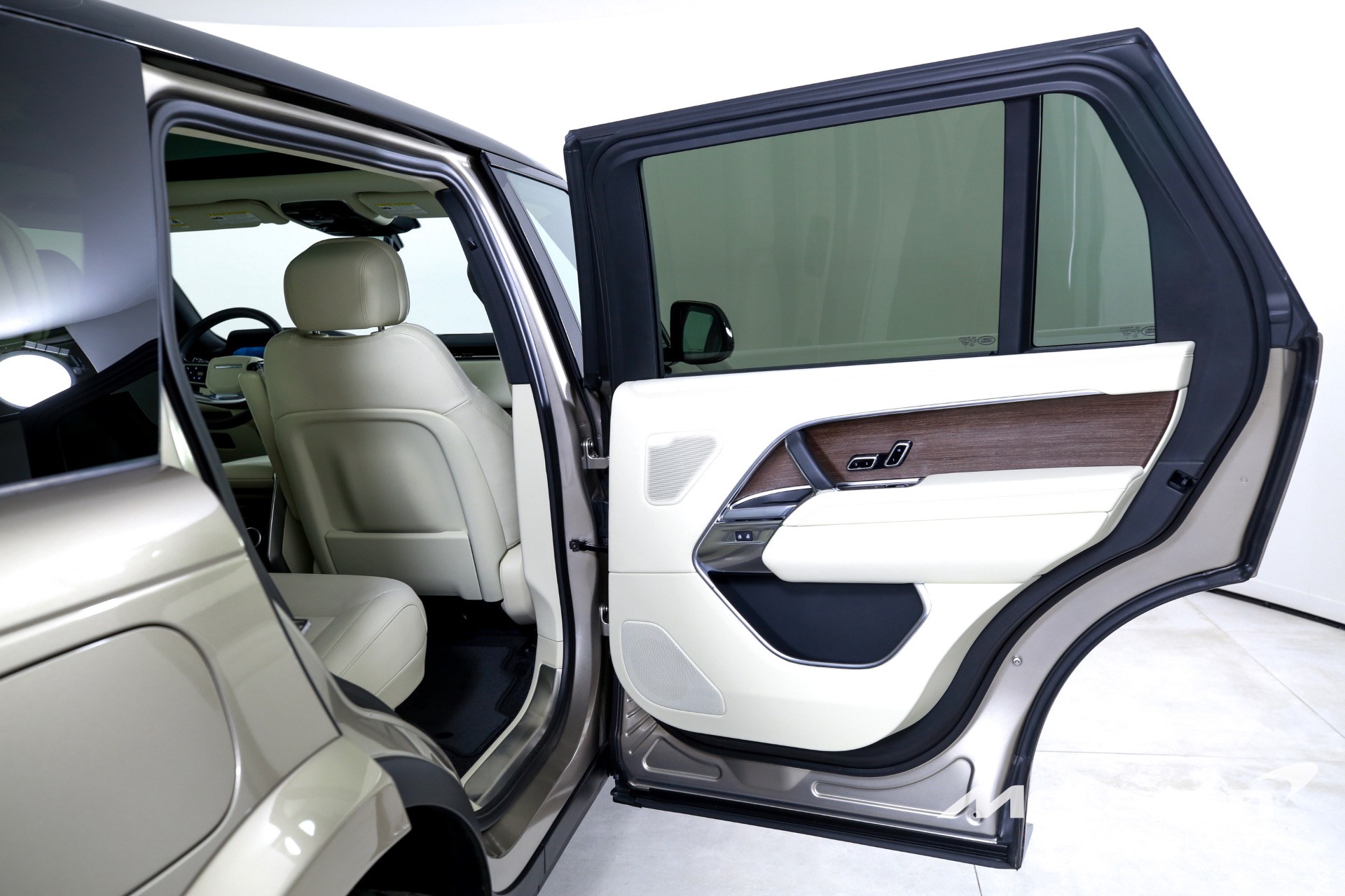 Used 2024 Land Rover Range Rover P400 SE LWB | Charlotte, NC