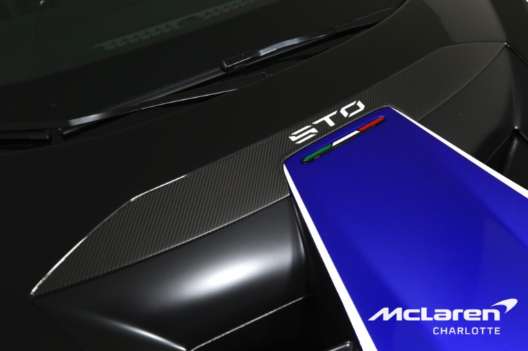 Used-2023-Lamborghini-Huracan-STO
