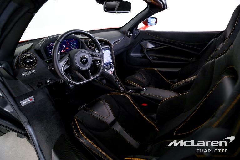 Used-2022-McLaren-720S-Spider-Performance