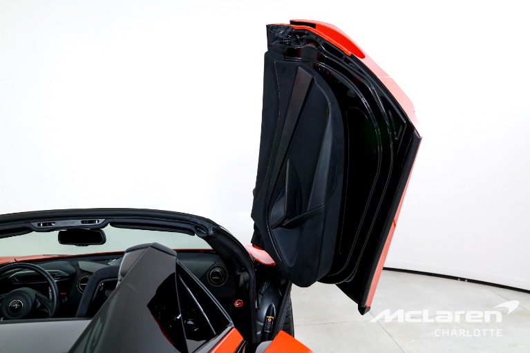 Used-2022-McLaren-720S-Spider