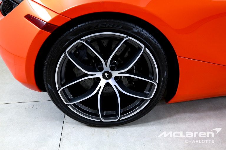Used-2022-McLaren-720S-Spider
