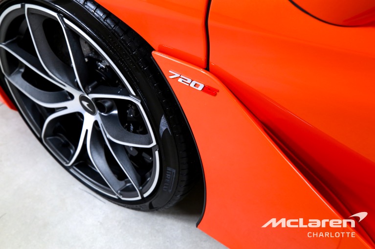 Used-2022-McLaren-720S-Spider