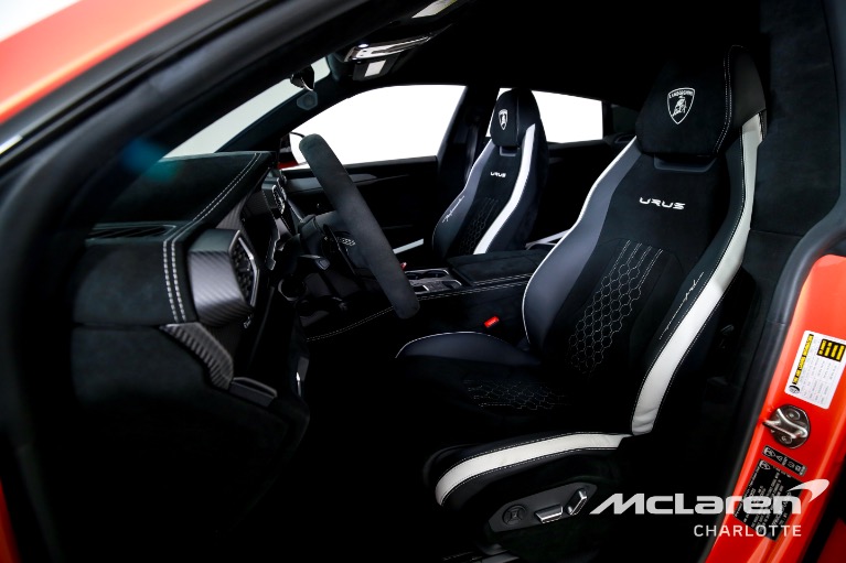 Used-2023-Lamborghini-Urus-Performante