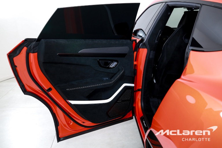 Used-2023-Lamborghini-Urus-Performante