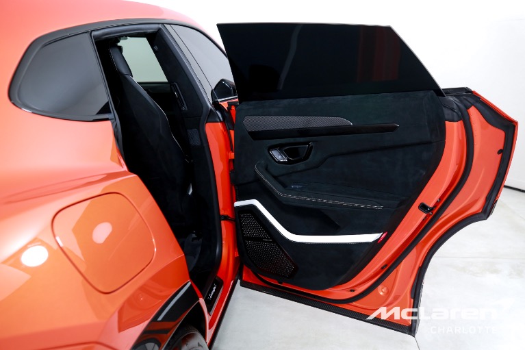 Used-2023-Lamborghini-Urus-Performante