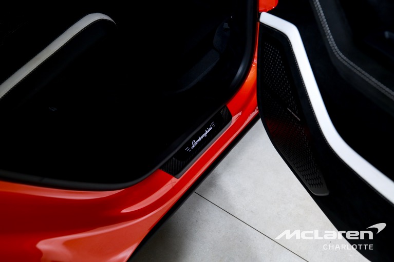 Used-2023-Lamborghini-Urus-Performante