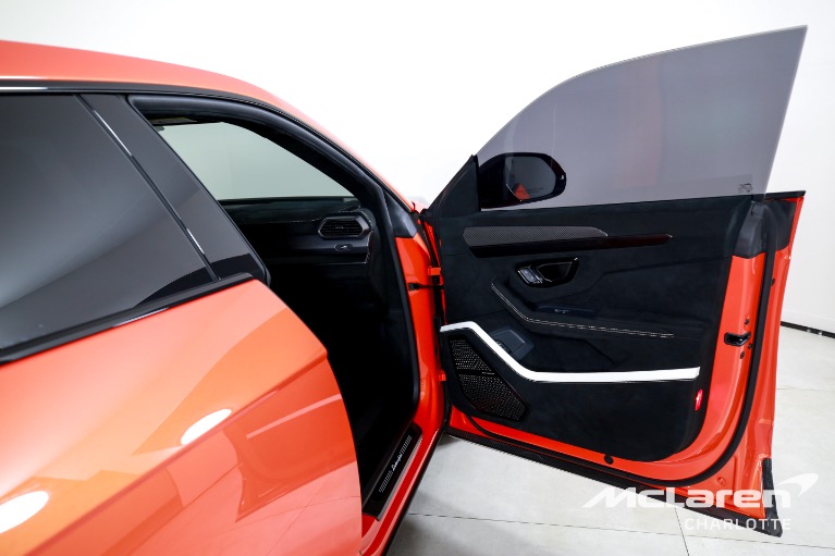 Used-2023-Lamborghini-Urus-Performante