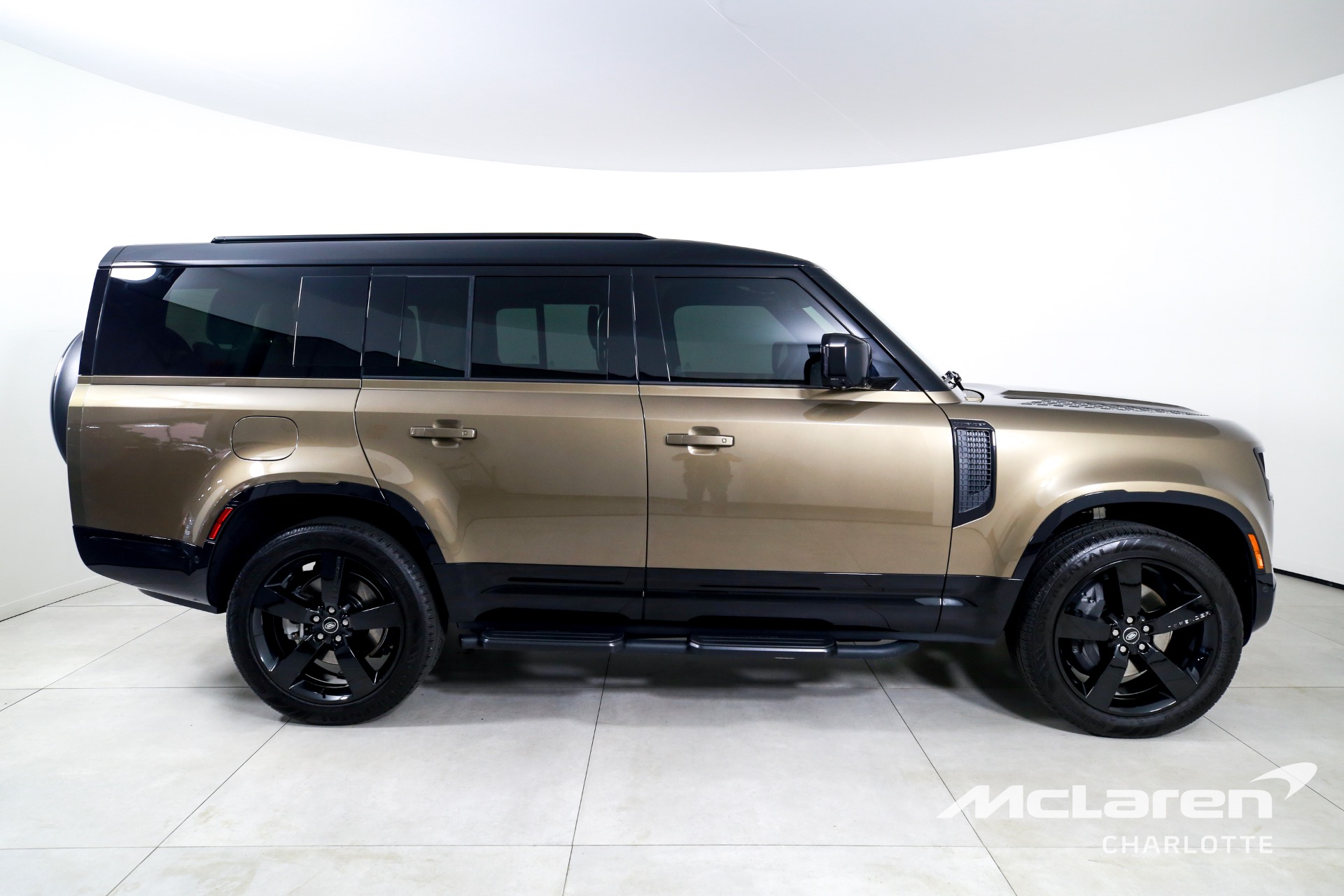 Used 2025 Land Rover Defender 130 P400 X-Dynamic SE | Charlotte, NC