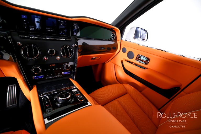 New-2025-Rolls-Royce-Black-Badge-Cullinan
