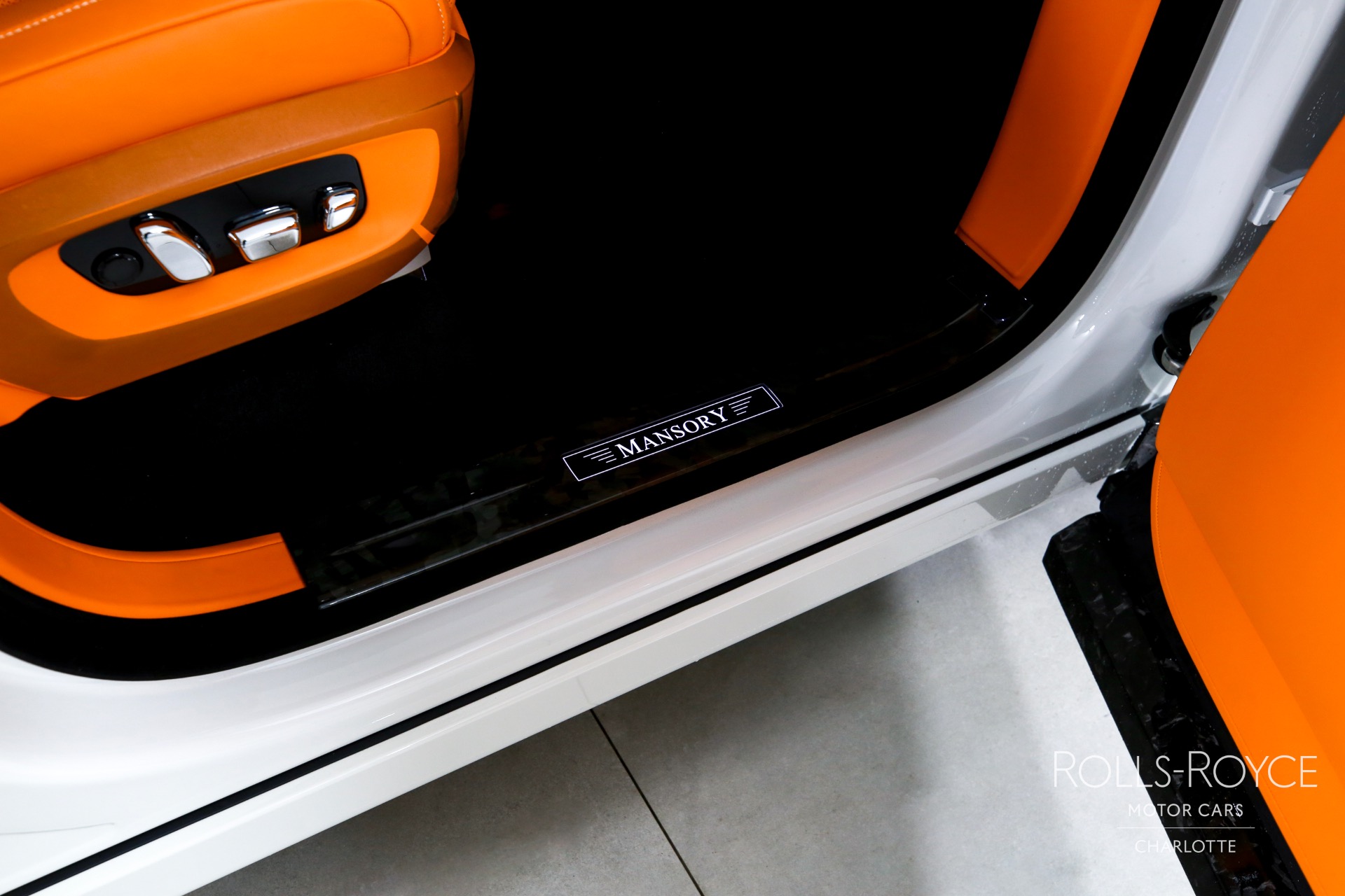 New 2025 Rolls-Royce Black Badge Cullinan | Charlotte, NC