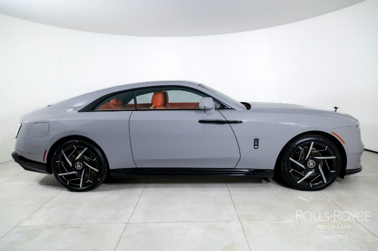 New-2025-Rolls-Royce-Black-Badge-Spectre