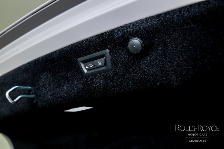 New-2025-Rolls-Royce-Black-Badge-Spectre