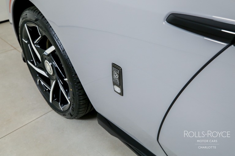 New-2025-Rolls-Royce-Black-Badge-Spectre