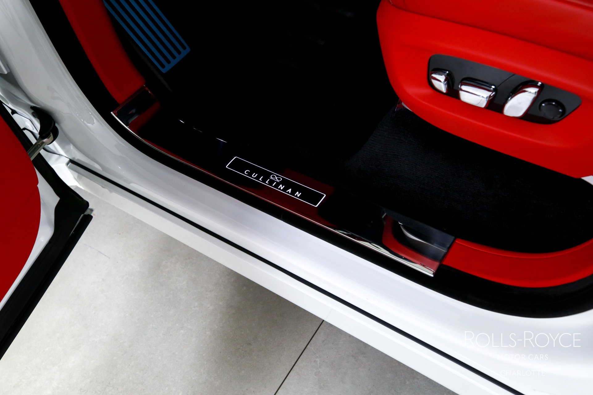 New 2025 Rolls-Royce Black Badge Cullinan  | Charlotte, NC