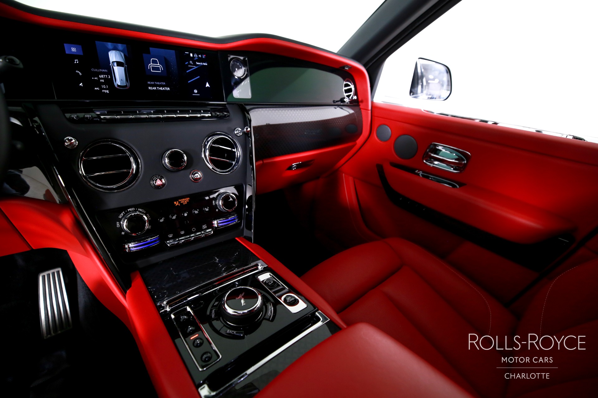 Used 2025 Rolls-Royce Black Badge Cullinan  | Charlotte, NC