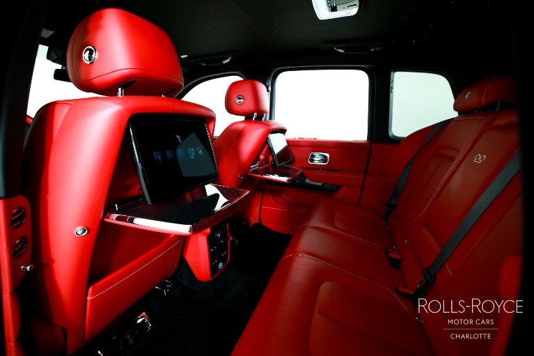 Used-2025-Rolls-Royce-Black-Badge-Cullinan
