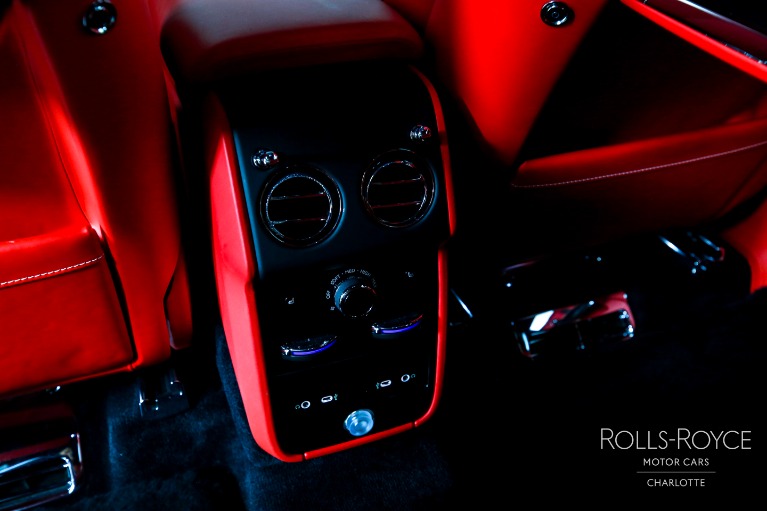 Used-2025-Rolls-Royce-Black-Badge-Cullinan
