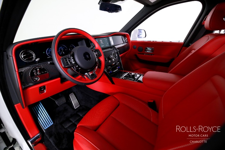 New-2025-Rolls-Royce-Black-Badge-Cullinan