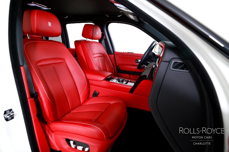 Used-2025-Rolls-Royce-Black-Badge-Cullinan