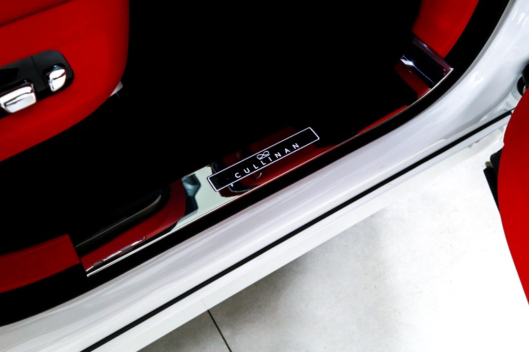 Used-2025-Rolls-Royce-Black-Badge-Cullinan