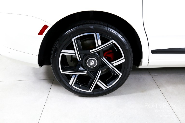 Used-2025-Rolls-Royce-Black-Badge-Cullinan