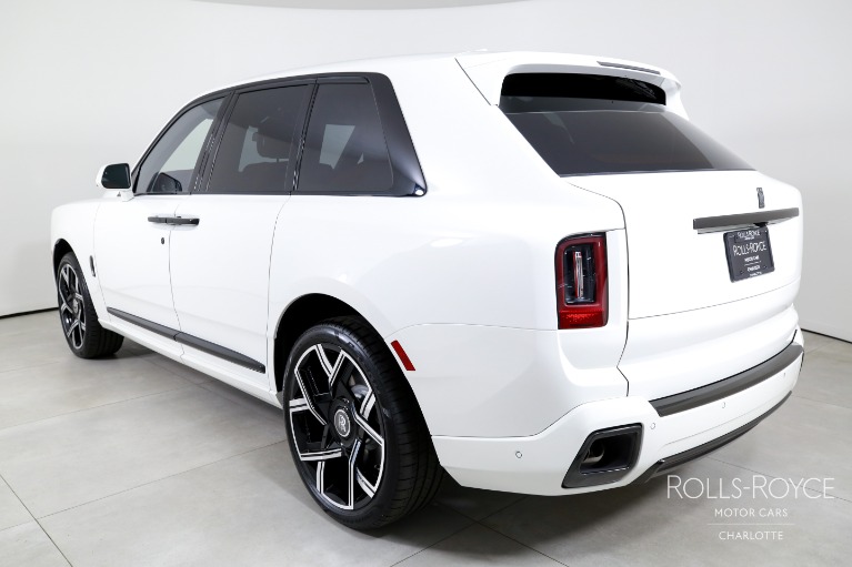 New-2025-Rolls-Royce-Black-Badge-Cullinan