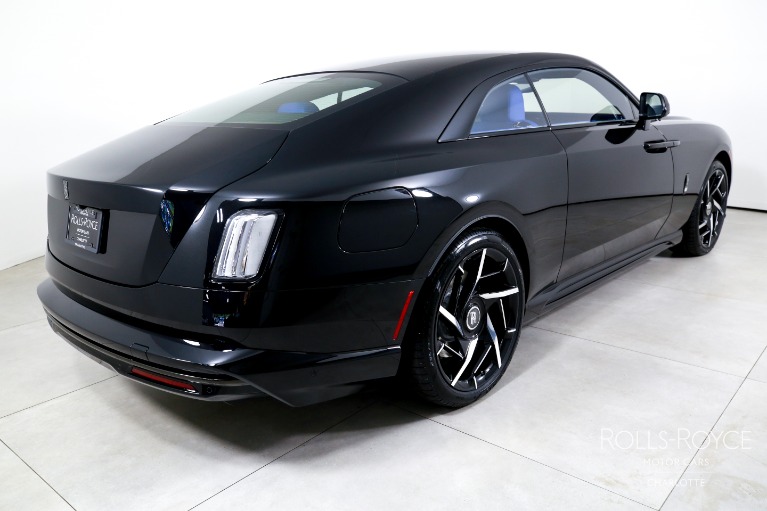 New-2025-Rolls-Royce-Black-Badge-Spectre